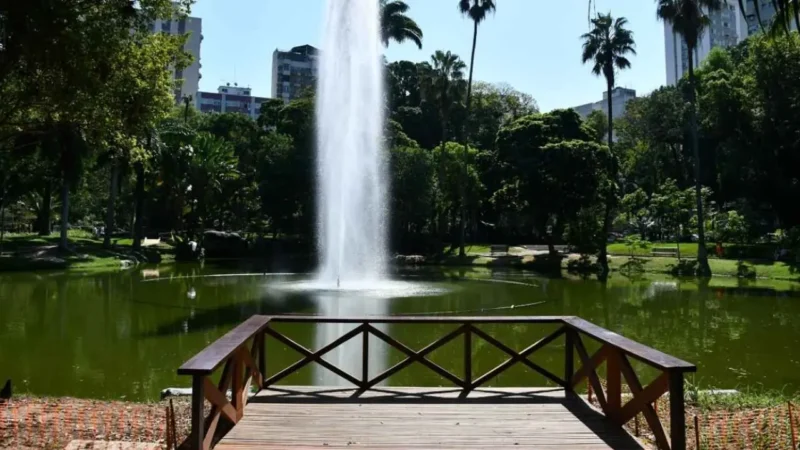 Músicos se apresentam no projeto Choro Niterói no Campo de São Bento
