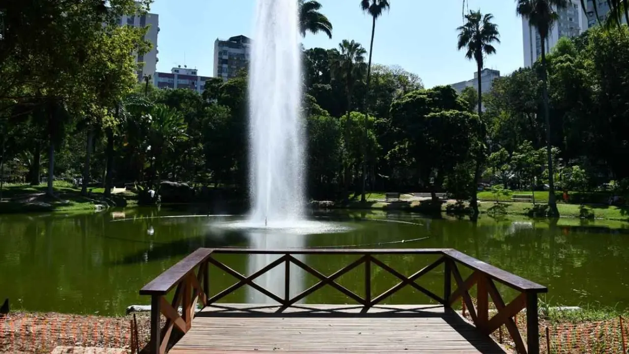Músicos se apresentam no projeto Choro Niterói no Campo de São Bento