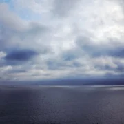 Chuva forte provoca alagamento em via de Niterói nesta sexta-feira
