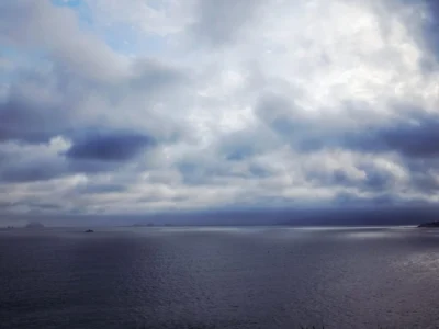 Chuva forte provoca alagamento em via de Niterói nesta sexta-feira