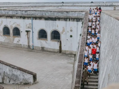 Estudantes visitam ponto turístico durante Circuito da Cidade em Niterói