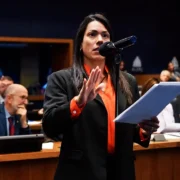 Índia Armelau é campeã de votos; bancada do PL fica com 21 das 70 vagas,  enquanto PT cresce, União encolhe e quatro ex-deputados retornam à Alerj, que tem renovação menor do que a expectativa, comparada a 2022
