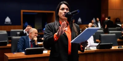 Índia Armelau é campeã de votos; bancada do PL fica com 21 das 70 vagas,  enquanto PT cresce, União encolhe e quatro ex-deputados retornam à Alerj, que tem renovação menor do que a expectativa, comparada a 2022