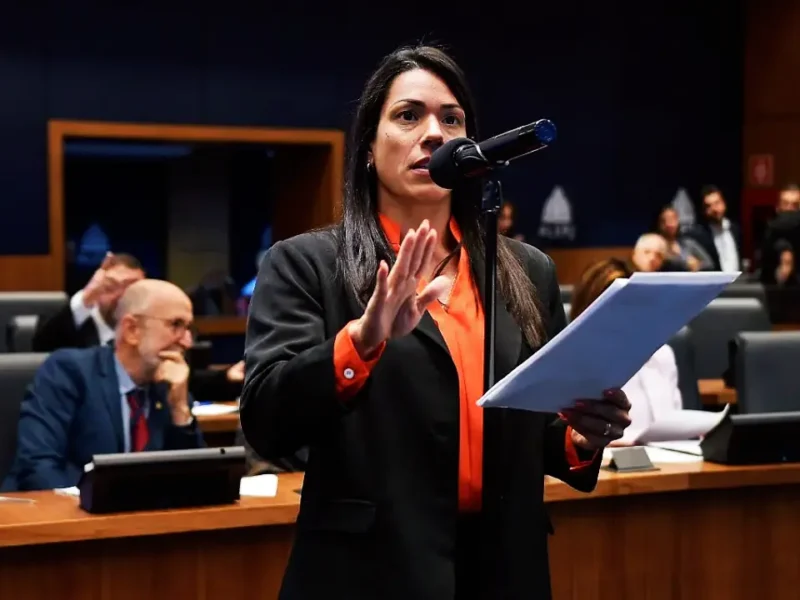 Índia Armelau é campeã de votos; bancada do PL fica com 21 das 70 vagas,  enquanto PT cresce, União encolhe e quatro ex-deputados retornam à Alerj, que tem renovação menor do que a expectativa, comparada a 2022
