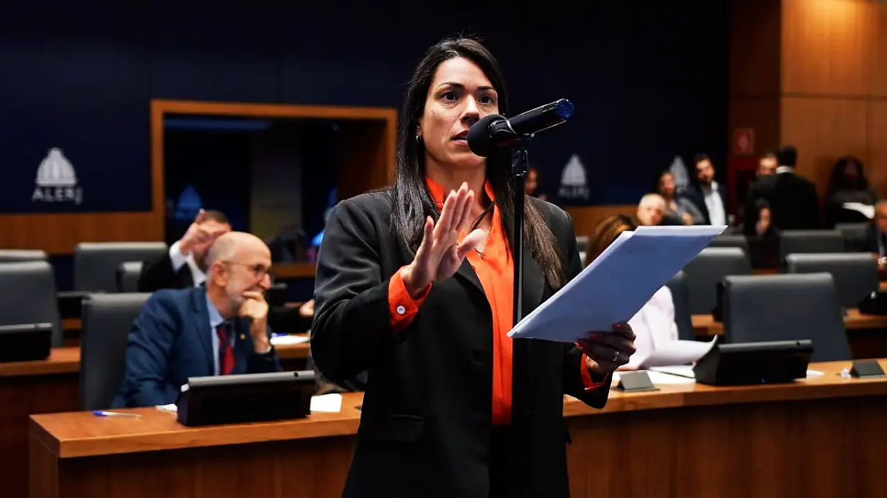 Índia Armelau é campeã de votos; bancada do PL fica com 21 das 70 vagas,  enquanto PT cresce, União encolhe e quatro ex-deputados retornam à Alerj, que tem renovação menor do que a expectativa, comparada a 2022