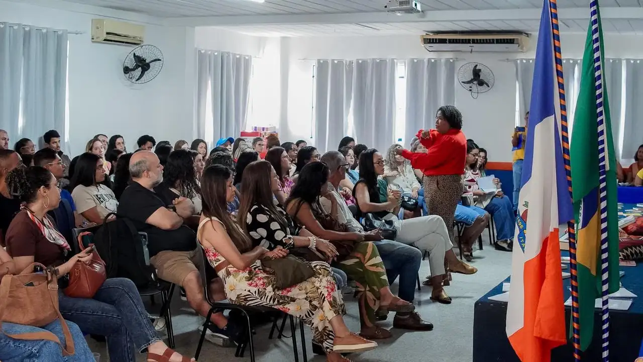 Profissionais da educação participam de formação sobre equidade racial em Itaboraí