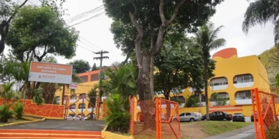 Escola Municipal Antineia Silveira Miranda no Caramujo, em Niterói