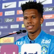 Estêvão comemora gol da Seleção Brasileira contra a Índia em Calcutá