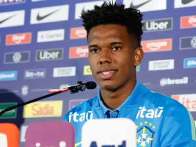Estêvão comemora gol da Seleção Brasileira contra a Índia em Calcutá