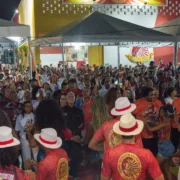 Fantasias da União de Maricá na exposição Carnavais da Utopia