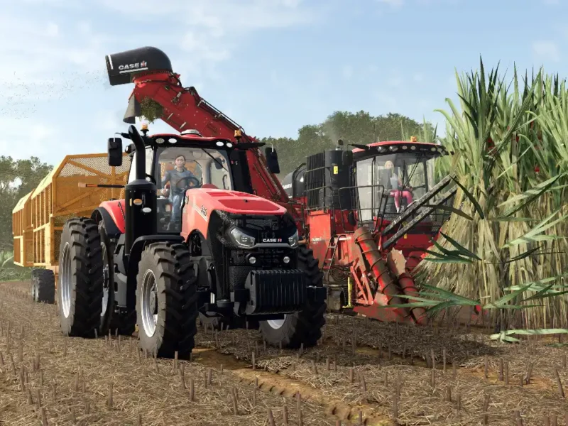 Trator e colheitadeira trabalham em plantação de cana-de-açúcar em Farming Simulator 25, em cenário rural inspirado no Brasil.