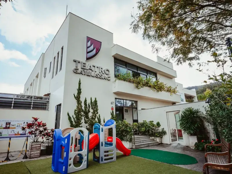 Fachada do Teatro GayLussac em São Francisco, Niterói