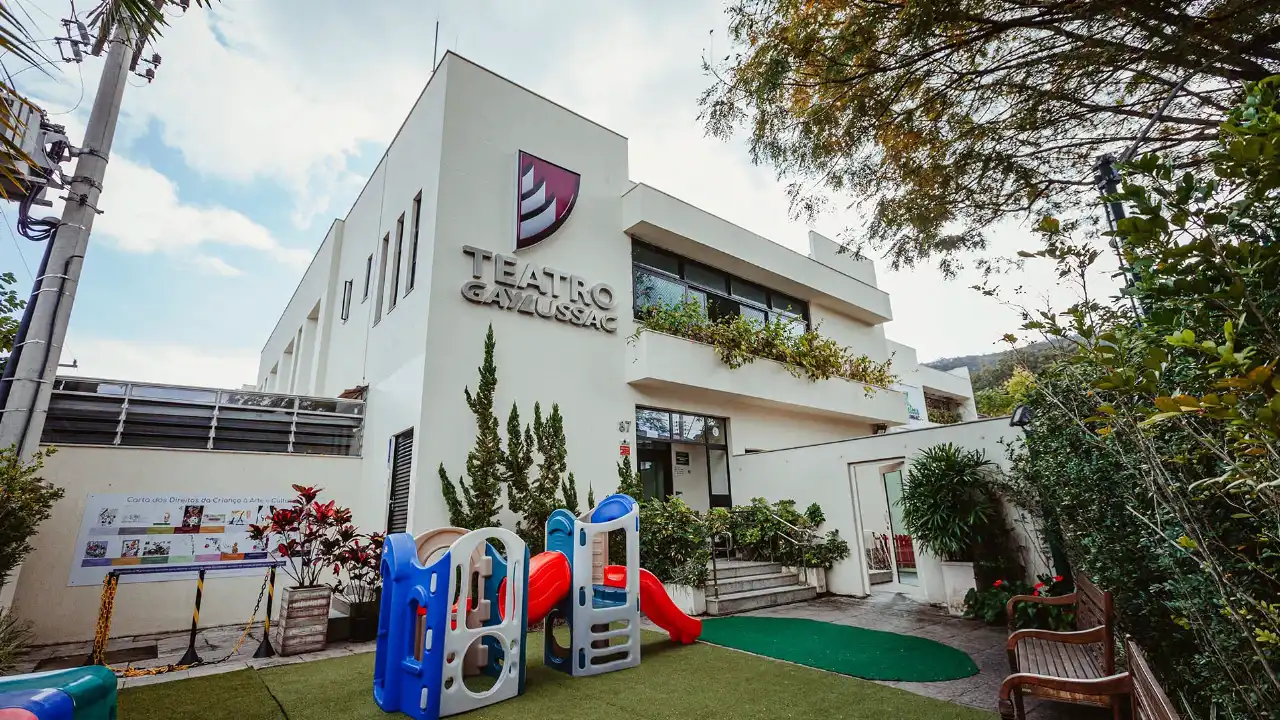 Fachada do Teatro GayLussac em São Francisco, Niterói