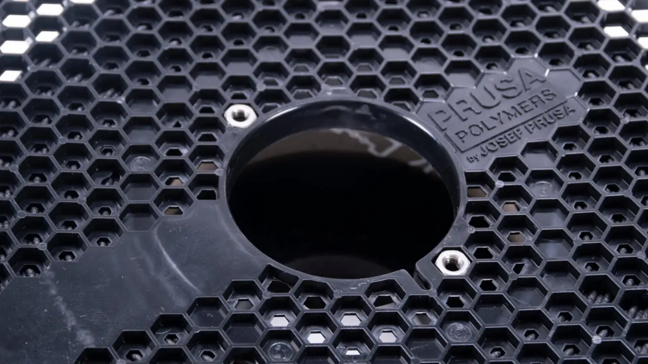 Bobina de filamento para impressão 3D dentro de uma secadora com controle de temperatura. Bobina de filamento para impressão 3D dentro de uma secadora com controle de temperatura.