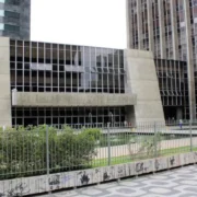 Fachada de edifício usada para ilustrar fiscalização de obras e arquitetura