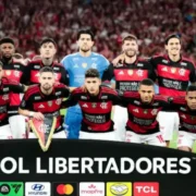Jogadores do Flamengo durante semifinal contra o Estudiantes, confronto em que o time acertou três chutes no gol em 180 minutos