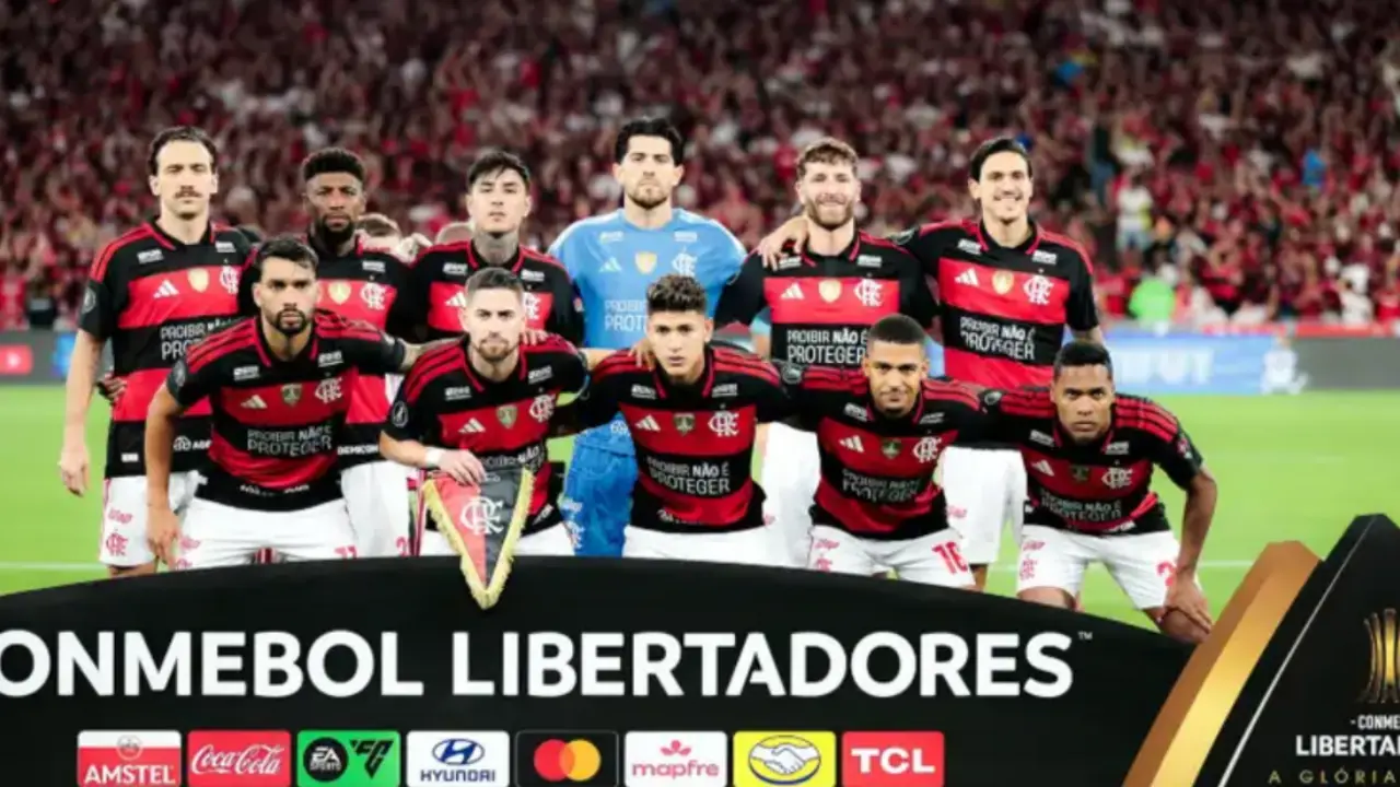 Jogadores do Flamengo durante semifinal contra o Estudiantes, confronto em que o time acertou três chutes no gol em 180 minutos