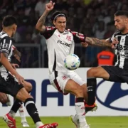 Pedro, atacante do Flamengo, em partida contra o Central Córdoba pela Copa Libertadores de 2025.
