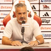 José Boto, diretor de futebol do Flamengo, durante entrevista no Ninho do Urubu
