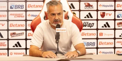José Boto, diretor de futebol do Flamengo, durante entrevista no Ninho do Urubu