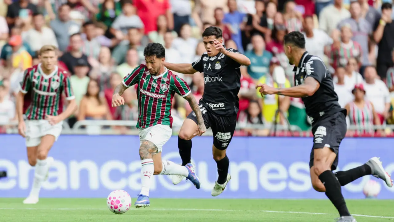 Fluminense x Santos no Maracanã, partida em que Gabigol e Philippe Coutinho marcaram na virada por 2 a 1 Fluminense x Santos no Maracanã, partida em que Gabigol e Philippe Coutinho marcaram na virada por 2 a 1