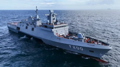 Fragata Tamandaré F200 da Marinha do Brasil, navio de guerra construído em Santa Catarina para modernização da frota naval.