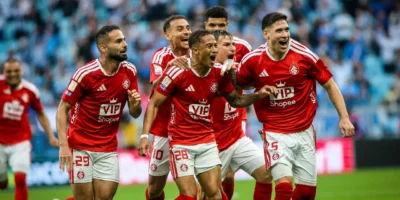 Wallace comemora gol do Grêmio no empate com o Internacional pelo Gre-Nal 455