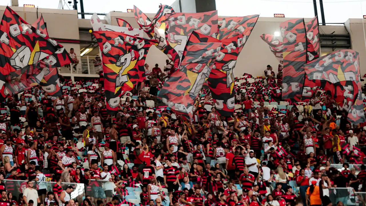 Torcedores do Flamengo nas arquibancadas do Maracanã, estádio do jogo contra o Atlético-MG pelo Brasileirão 2026