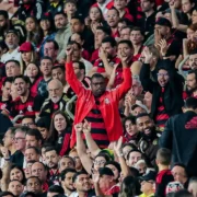 Torcida do Flamengo no Maracanã durante partida da Copa Libertadores