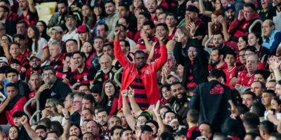 Torcida do Flamengo no Maracanã durante partida da Copa Libertadores