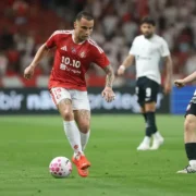 Vitinho comemora gol do Internacional contra o Corinthians no Beira-Rio pelo Brasileirão 2026
