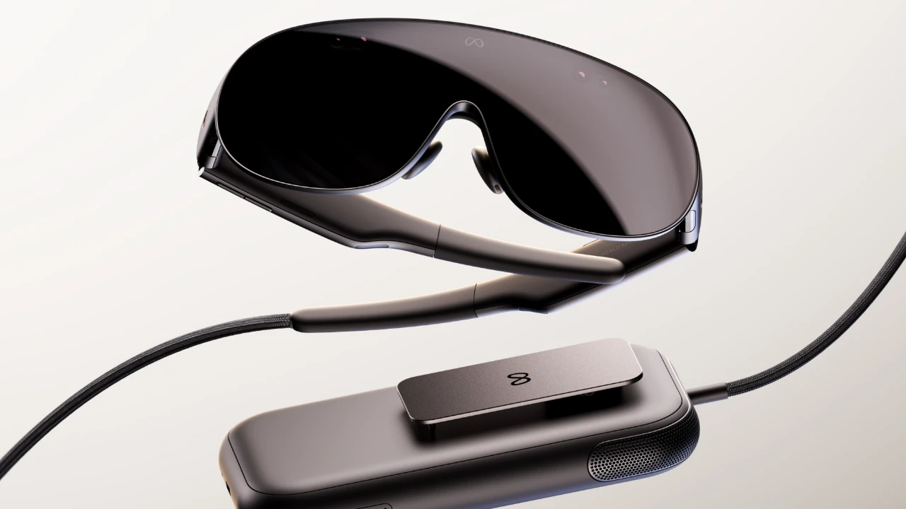Meta VR Glasses conectados ao módulo externo de processamento e bateria