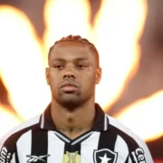 Kaio Pantaleão durante partida pelo Botafogo antes da lesão no joelho