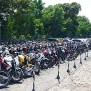 Carros e motos apreendidos disponíveis para leilão em São Gonçalo