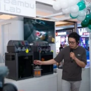 Loja autorizada da Bambu Lab no SM Megamall com impressoras 3D expostas