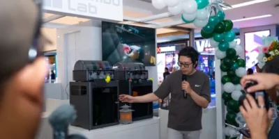 Loja autorizada da Bambu Lab no SM Megamall com impressoras 3D expostas