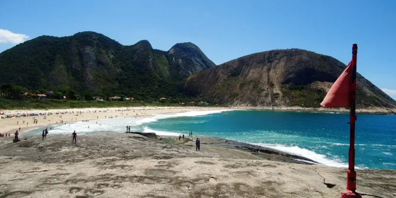 Praia de Itacoatiara, em Niterói, recebe treinos de longboard em outubro