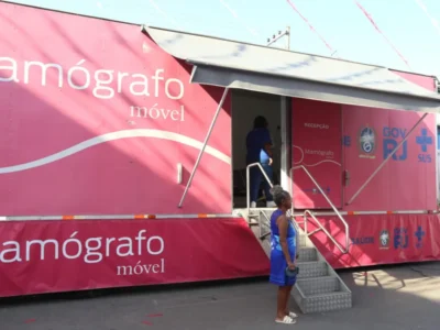 Mamógrafo Móvel atende mulheres em Nova Iguaçu durante o Outubro Rosa
