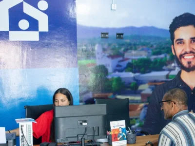 Atendimento a candidatos na Casa do Trabalhador de Maricá