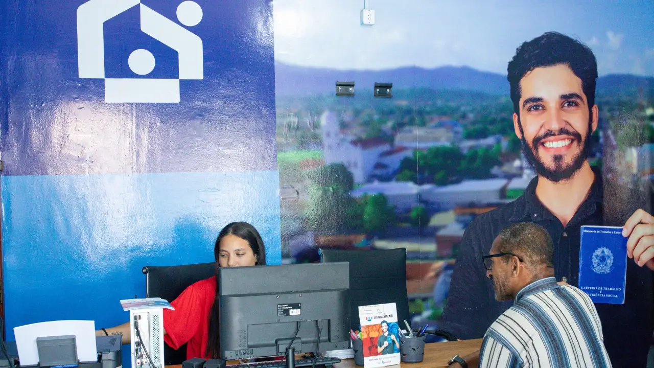 Atendimento a candidatos na Casa do Trabalhador de Maricá Atendimento a candidatos na Casa do Trabalhador de Maricá