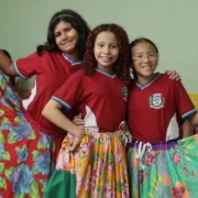 Alunos participam de atividades do Maricá das Artes em escola municipal