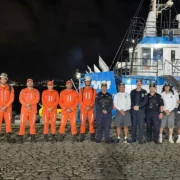 Tripulante do navio mercante Amazon Victory durante operação de evacuação médica coordenada pela Marinha do Brasil próximo a Ilhéus, Bahia.