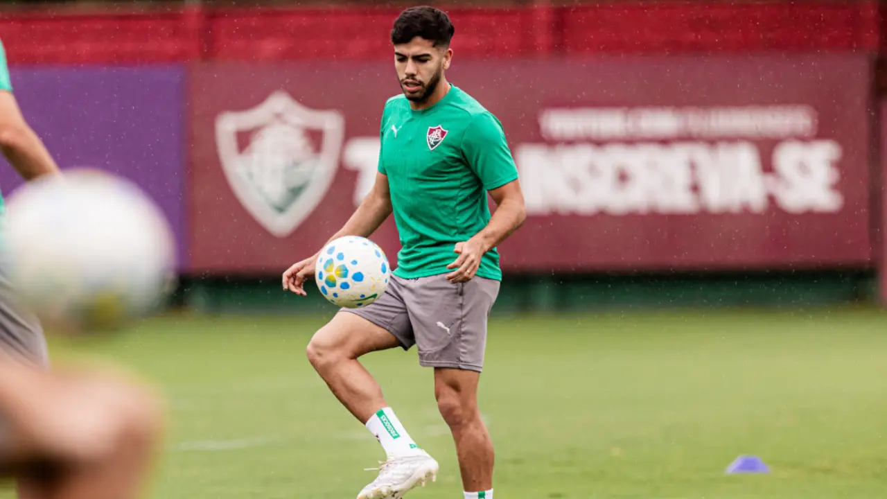 Martinelli, volante do Fluminense, que passará por cirurgia no joelho esquerdo após lesão contra o Palmeiras