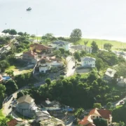 Vista de Charitas, em Niterói, local da etapa de vela do Master Game Brasil 2026