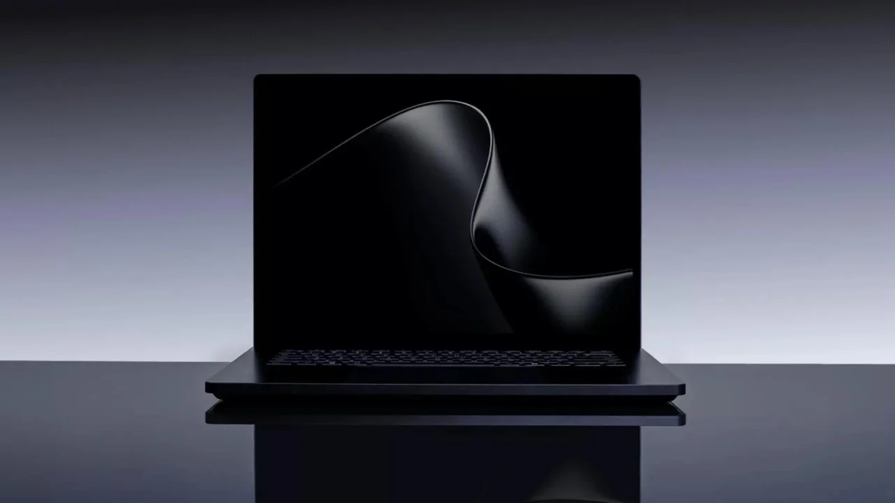 Notebook Microsoft Surface Laptop Ultra equipado com processador Nvidia RTX Spark para inteligência artificial local.