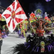 Escola de samba desfila no Carnaval de Niterói