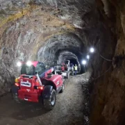 Obras de recuperação do Túnel do Tibau, que liga o mar à Lagoa de Piratininga, em Niterói.