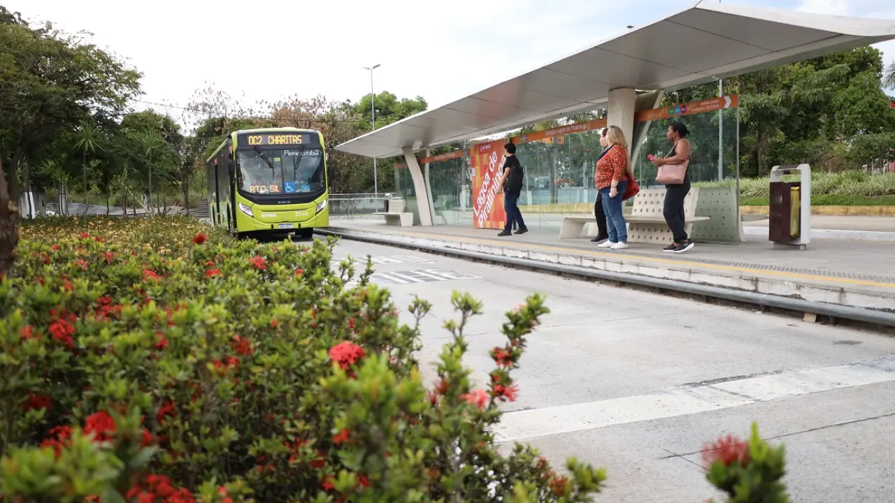 Ônibus municipais de Niterói terão operação especial nas eleições Ônibus municipais de Niterói terão operação especial nas eleições