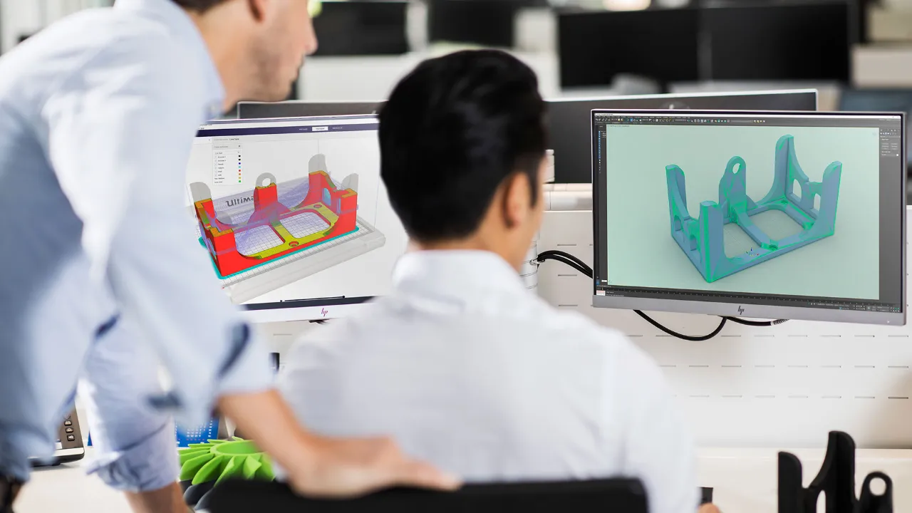 Duas peças impressas em 3D mostram diferença de resistência conforme orientação das camadas