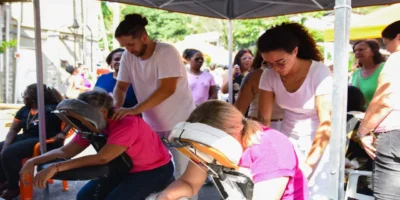 Colaboradoras da Clin participam de ação do Outubro Rosa em Niterói